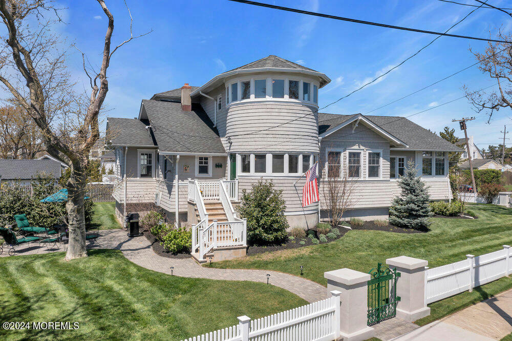 4 RIVER AVE, MONMOUTH BEACH, NJ 07750, photo 1 of 43